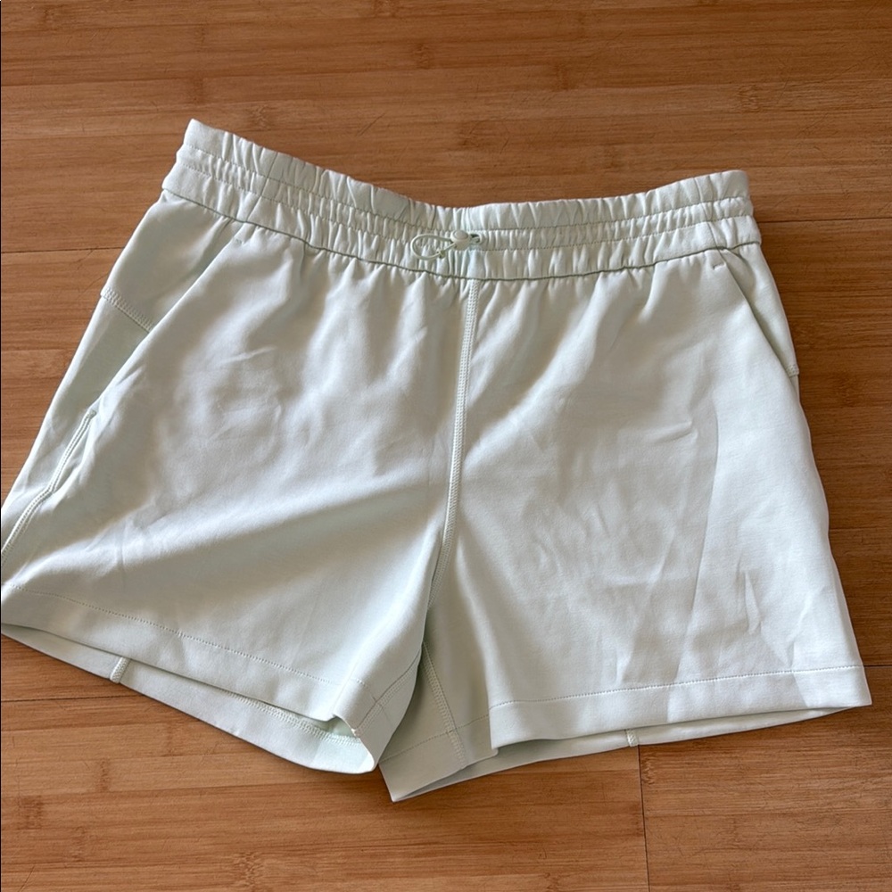 Lululemon Softstreme High Rise Short 4in